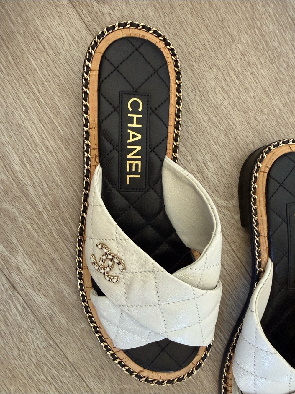 CHANEL White Quilted Lambskin Chain Mules Slides CC Logo - Picture 2 of 16